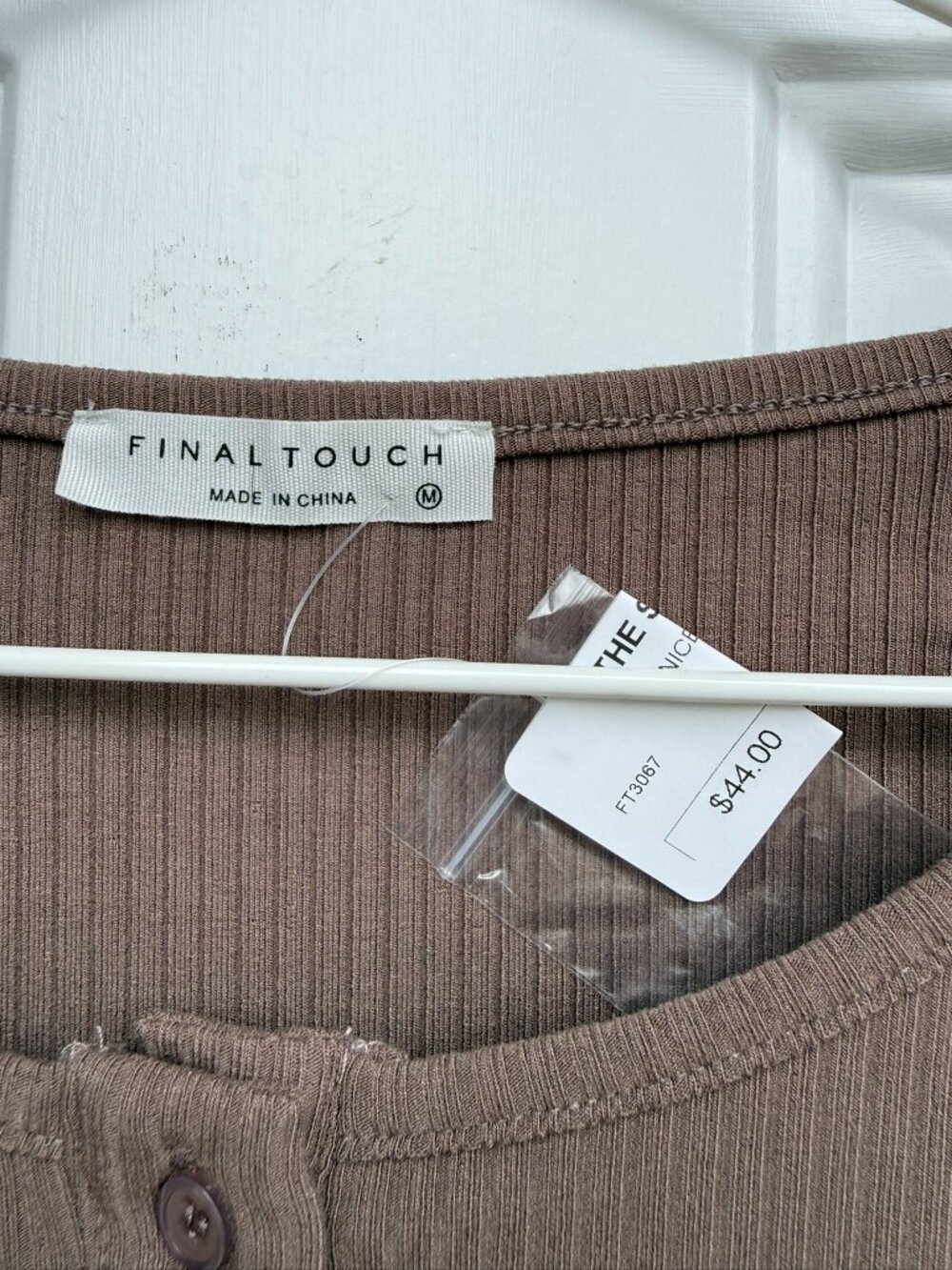 Final Touch Ribbed Button-Front Crop Top Size Medium - Picture 4 of 5